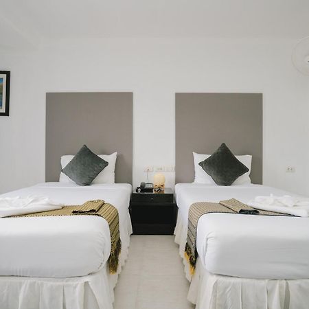 Отель Noble House Patong Экстерьер фото
