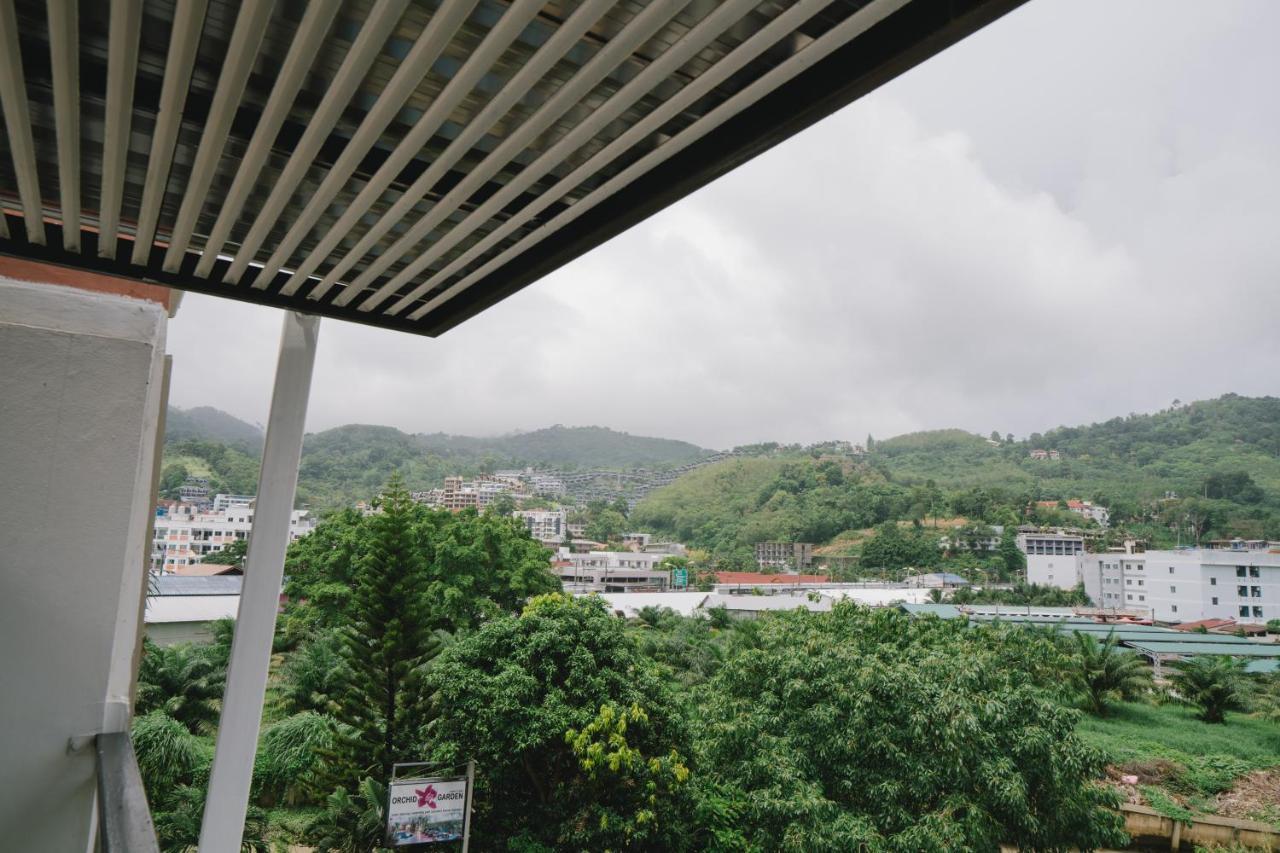 Отель Noble House Patong Экстерьер фото