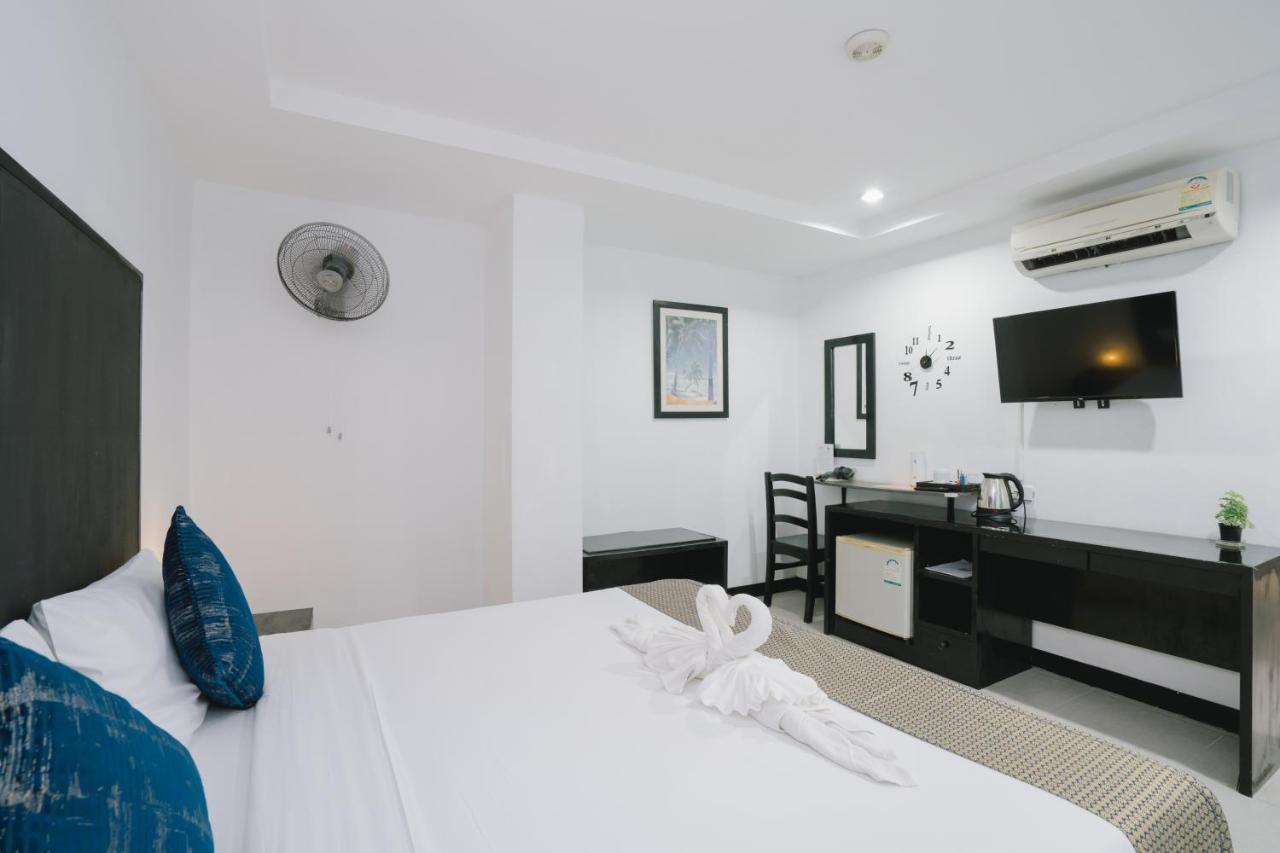 Отель Noble House Patong Экстерьер фото