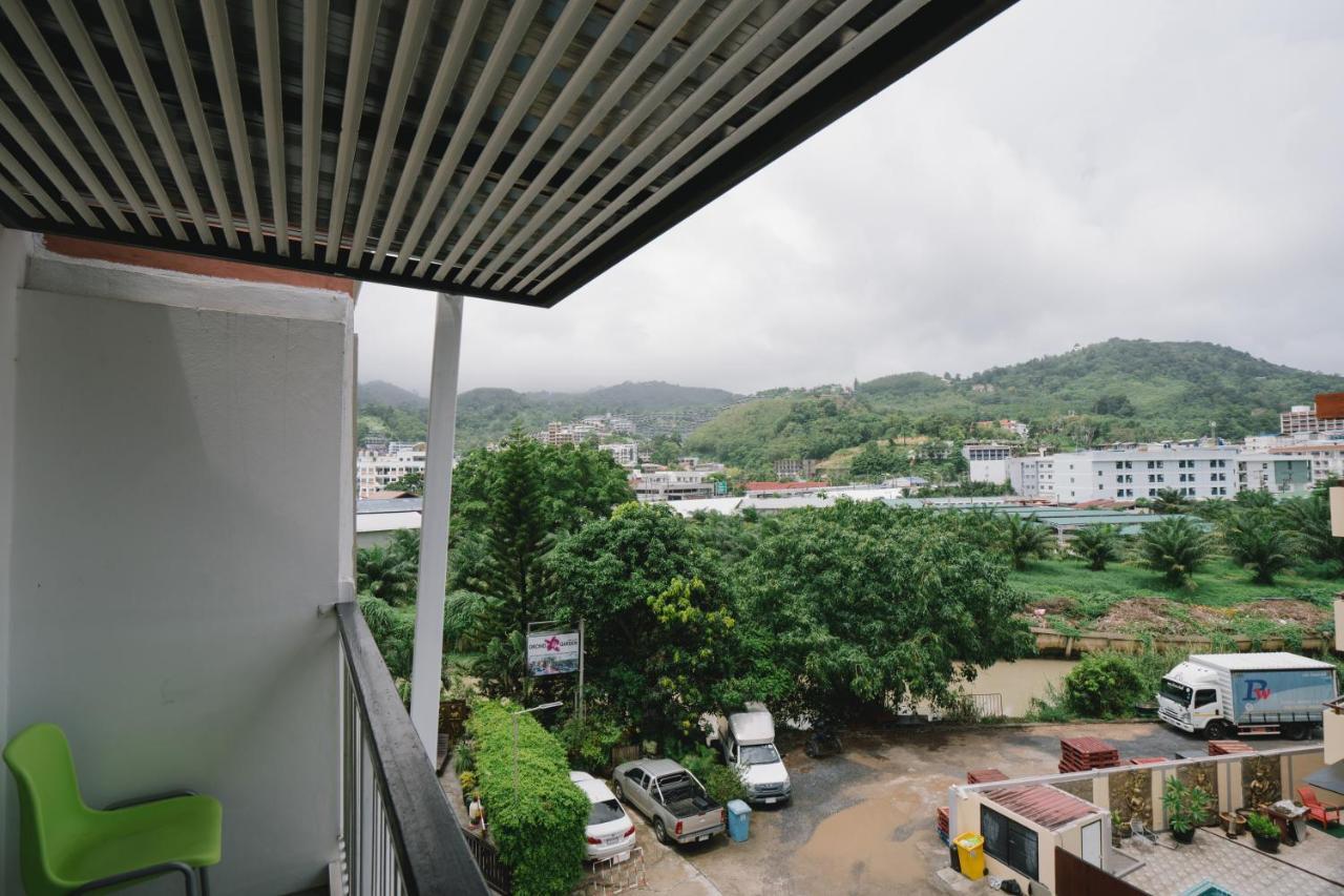 Отель Noble House Patong Экстерьер фото