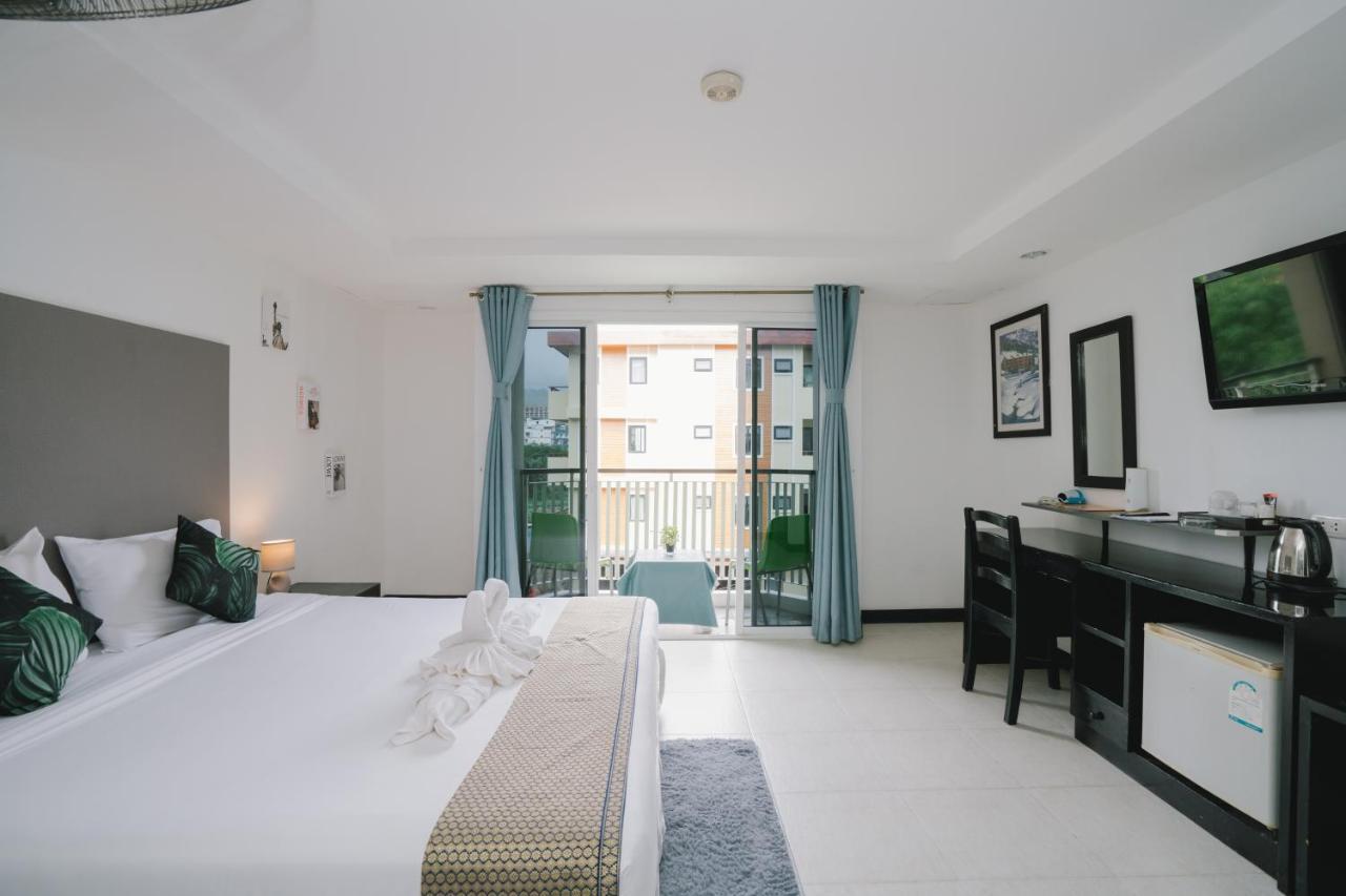Отель Noble House Patong Экстерьер фото