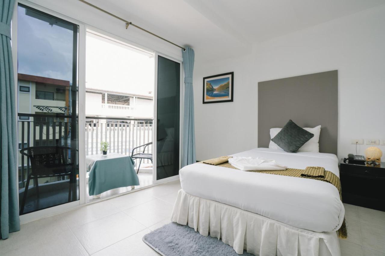 Отель Noble House Patong Экстерьер фото