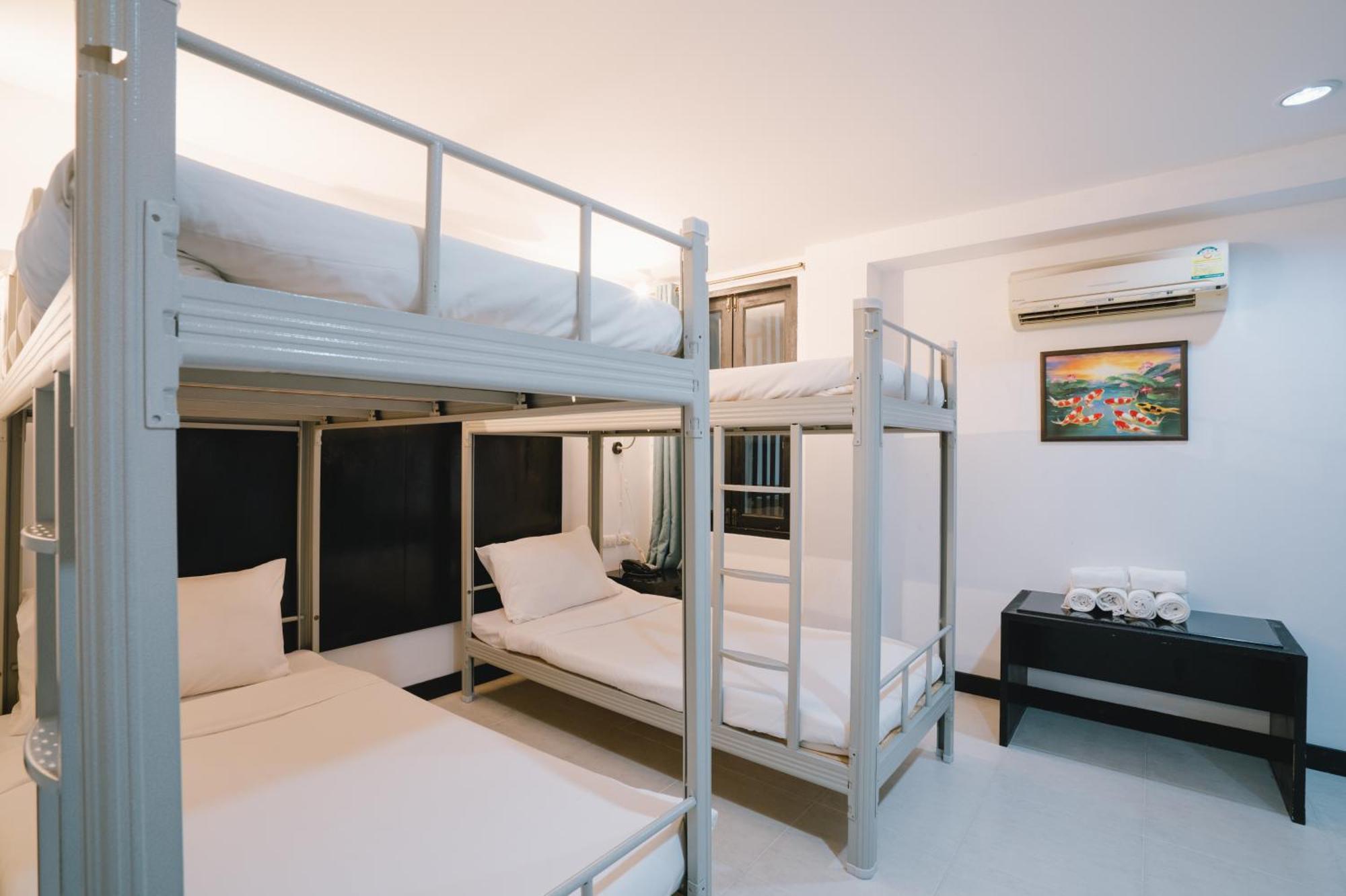 Отель Noble House Patong Экстерьер фото