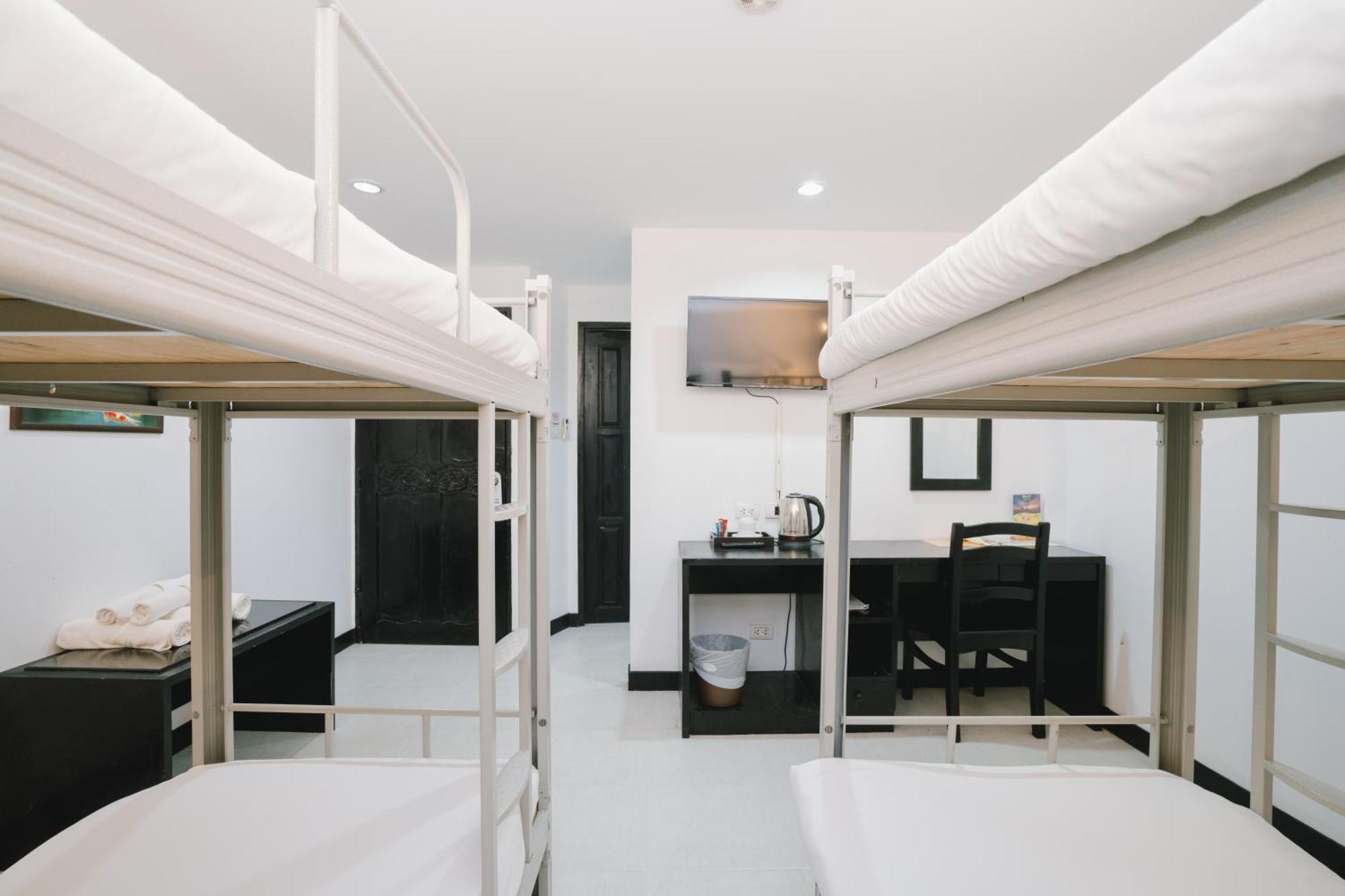Отель Noble House Patong Экстерьер фото