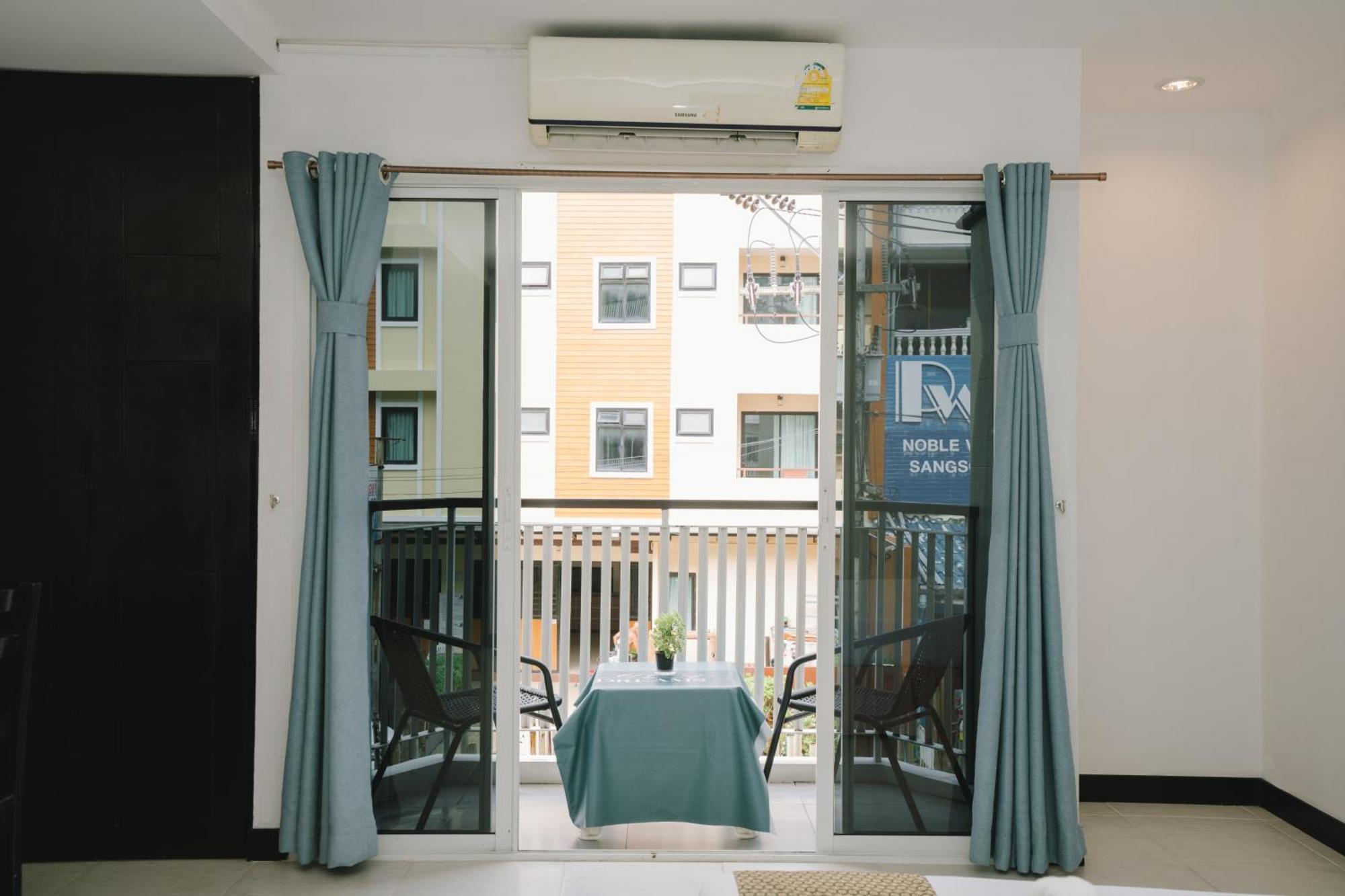 Отель Noble House Patong Экстерьер фото
